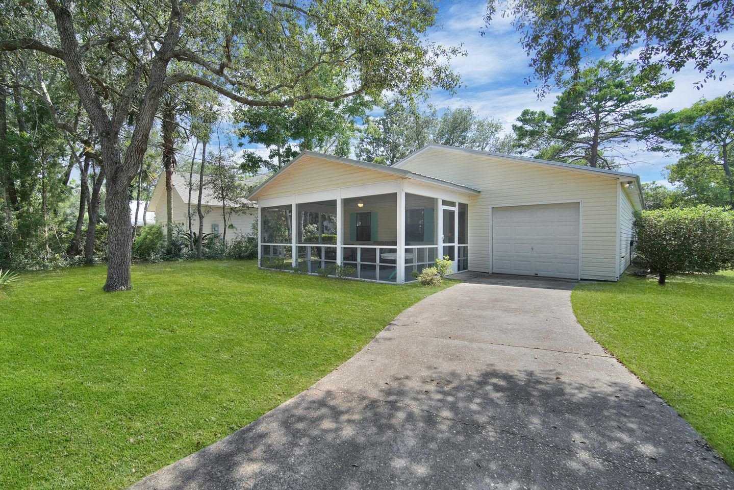 465 Seacrest Dr