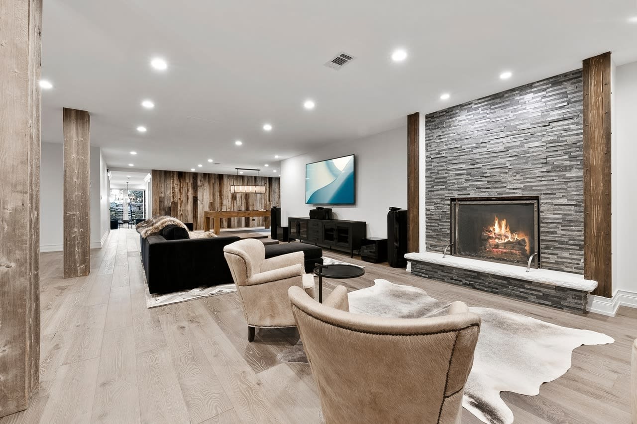 127 E 5th Street
