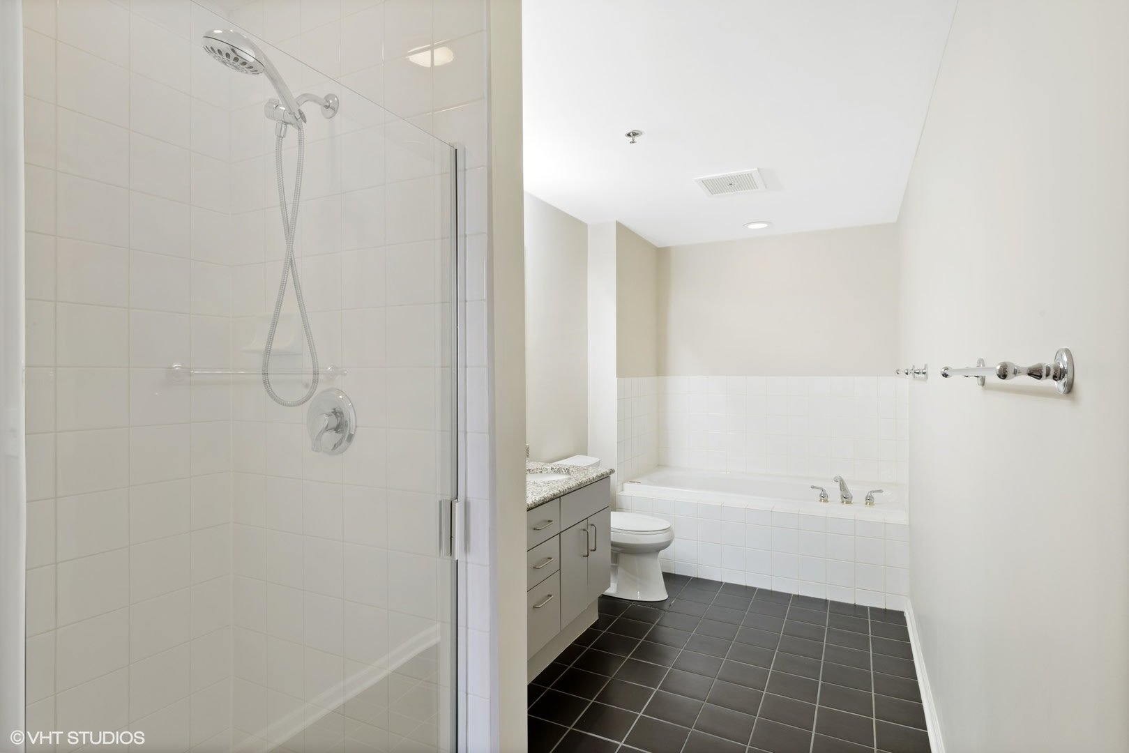1122 Dearborn 9B rental