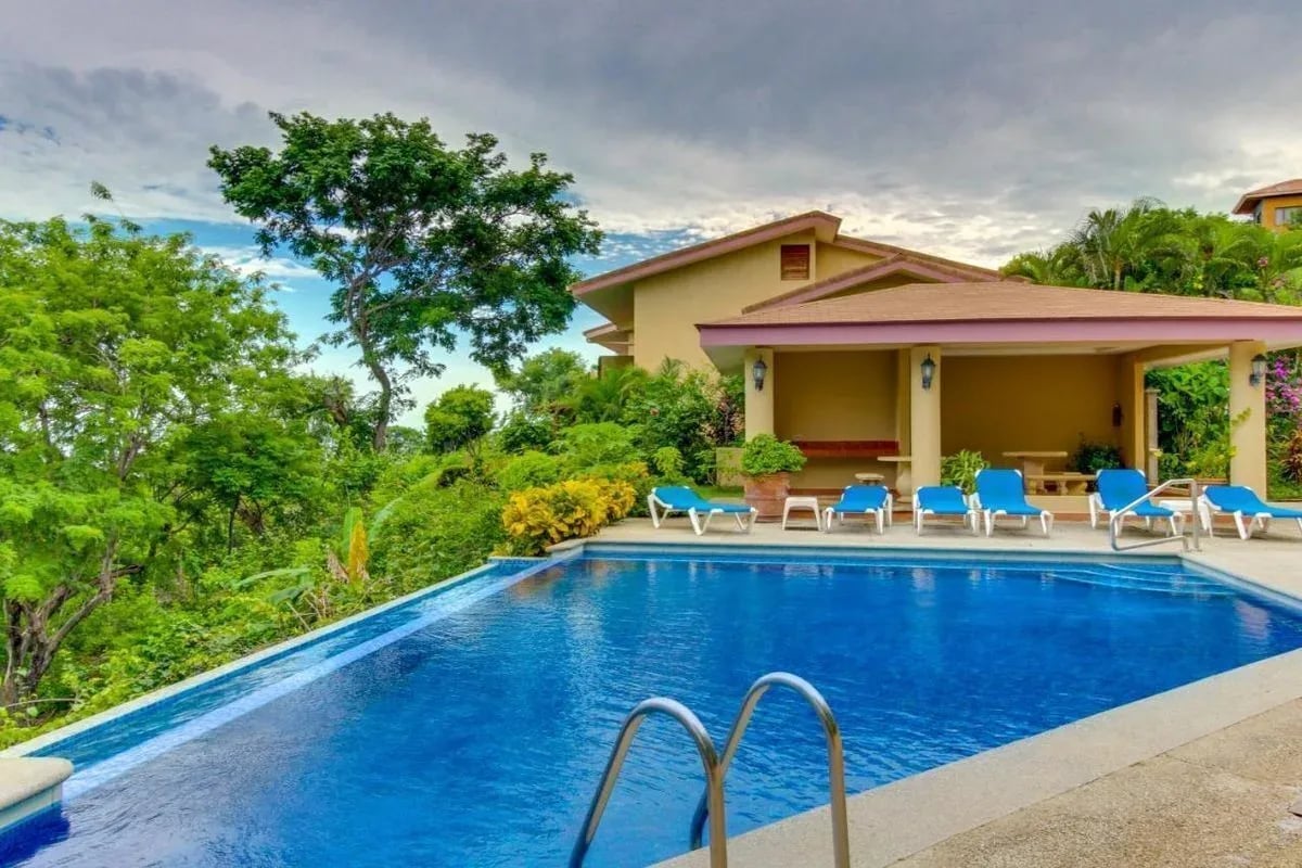 4 Bedroom Villa in beachfront community