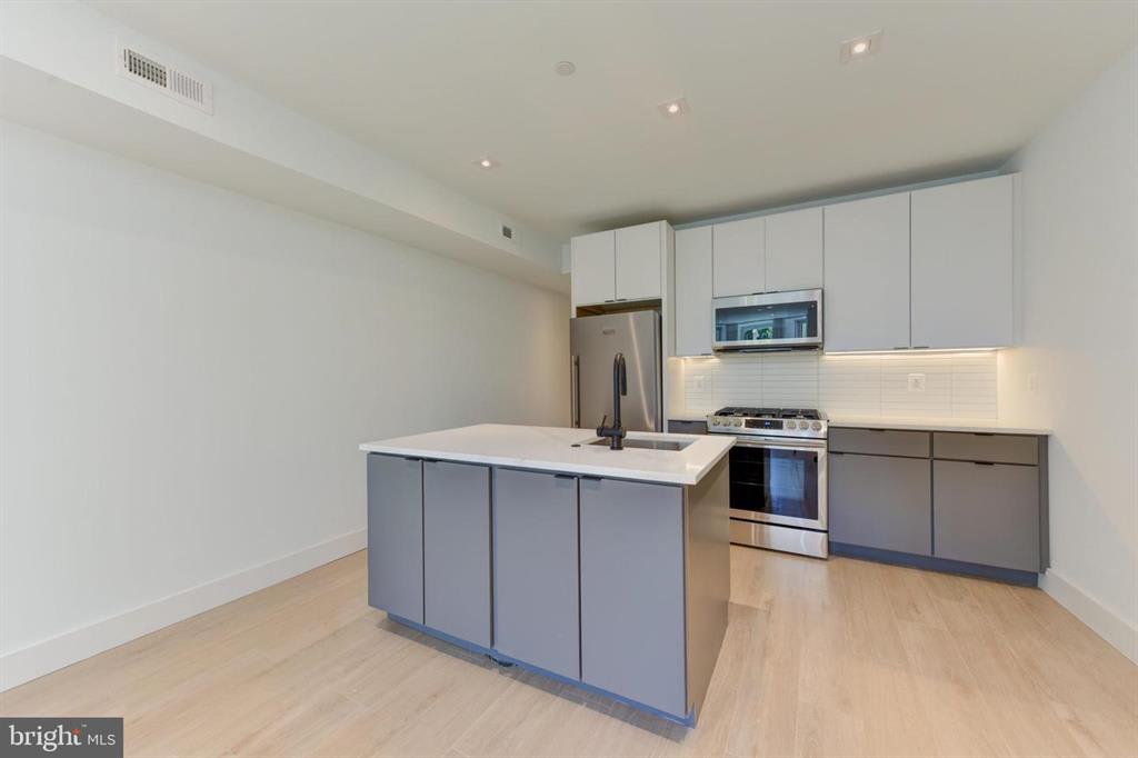 1963 Biltmore St NW #1