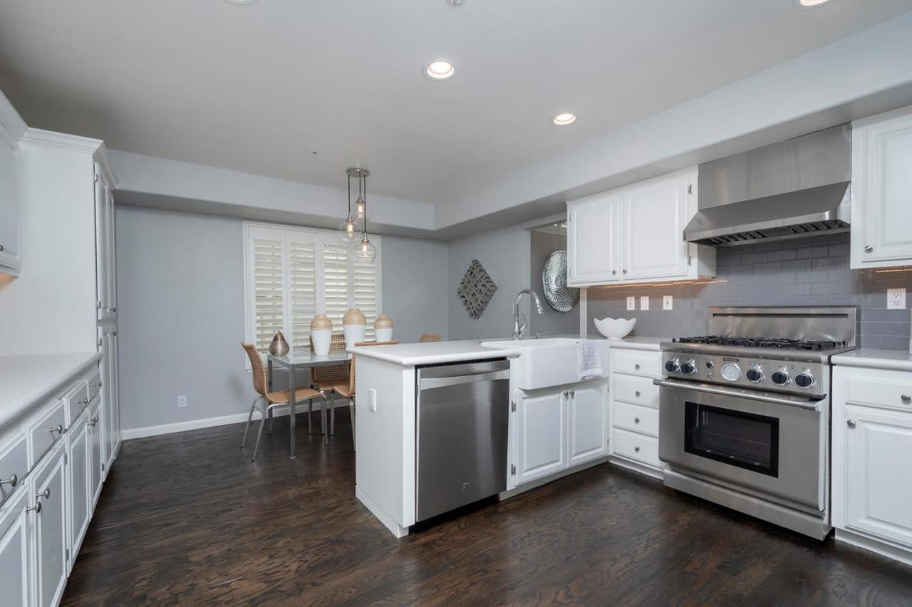 5 Sunrise Ct