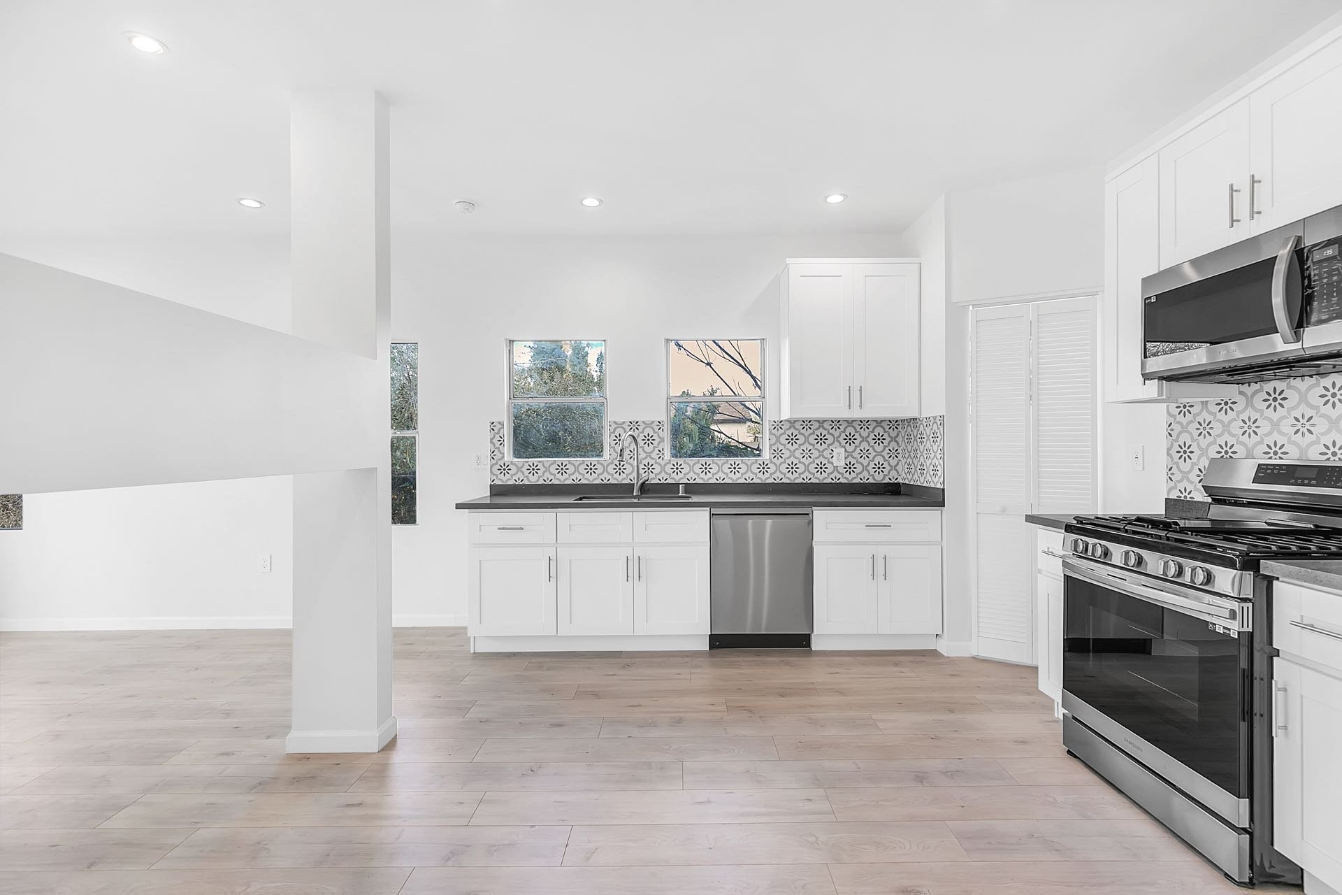 124 1/2 North Park View Street