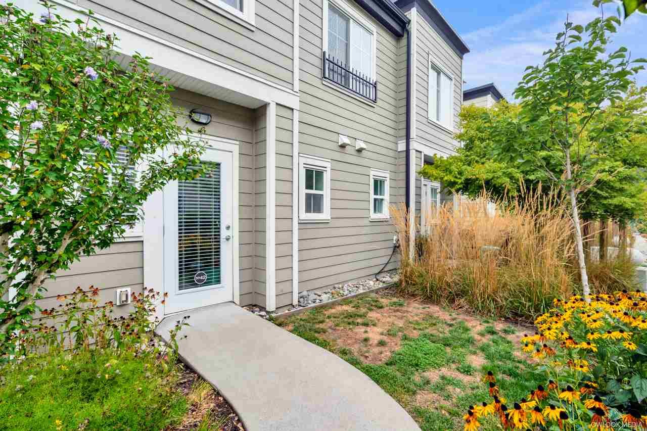 42-15588 32 Ave