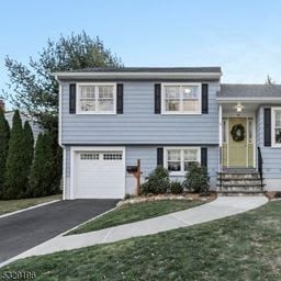 18 Elmbrook Pl | 18 Elmbrook Pl,  Bloomfield,  NJ  07003  United States