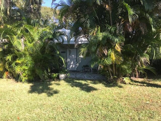 1424 SW 18th St