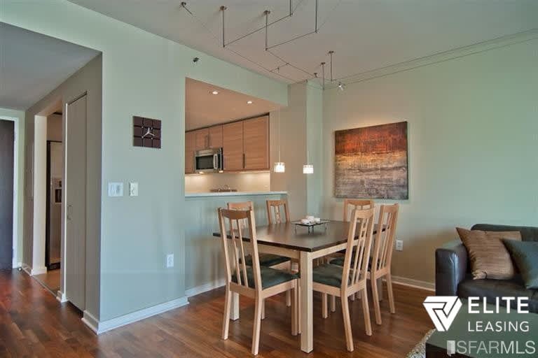 555 4th St., #729