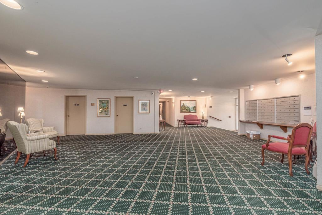 900 E Wilmette Road #302