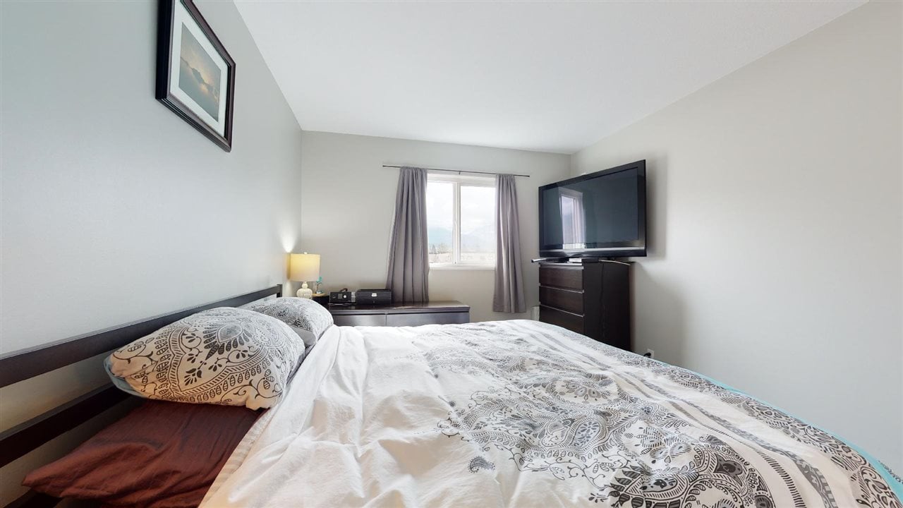 E304-40180 Willow Cres