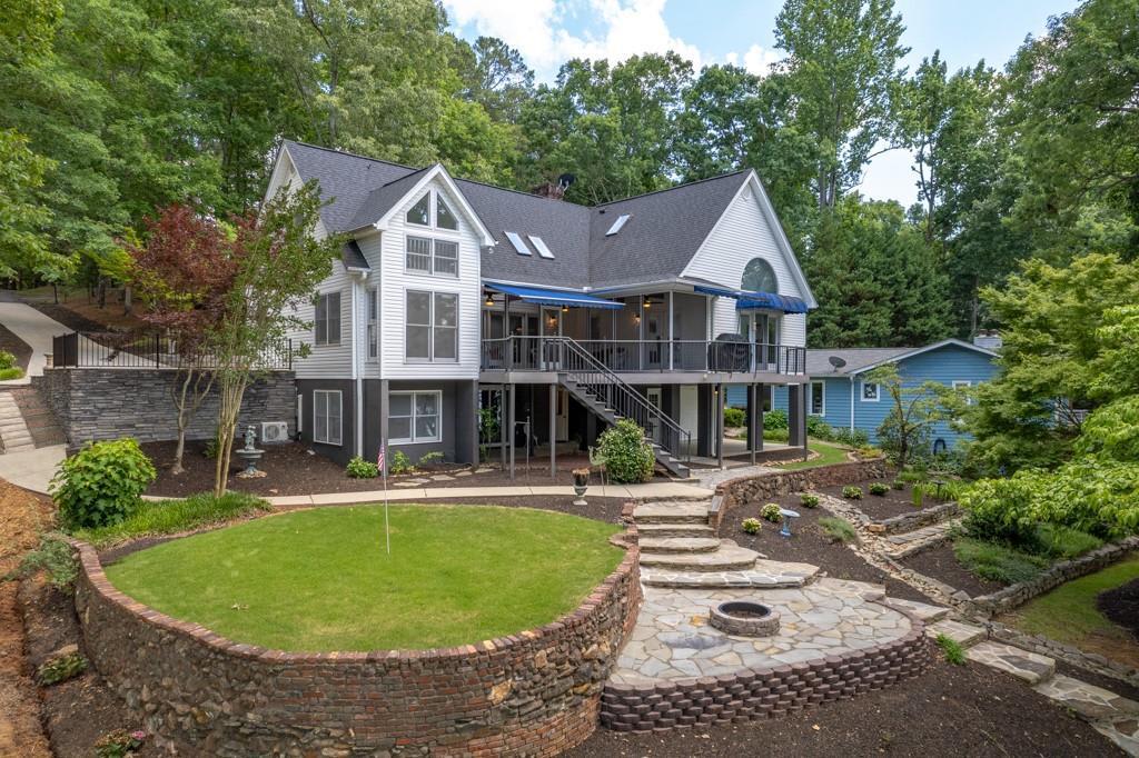 152 E Cove Dr