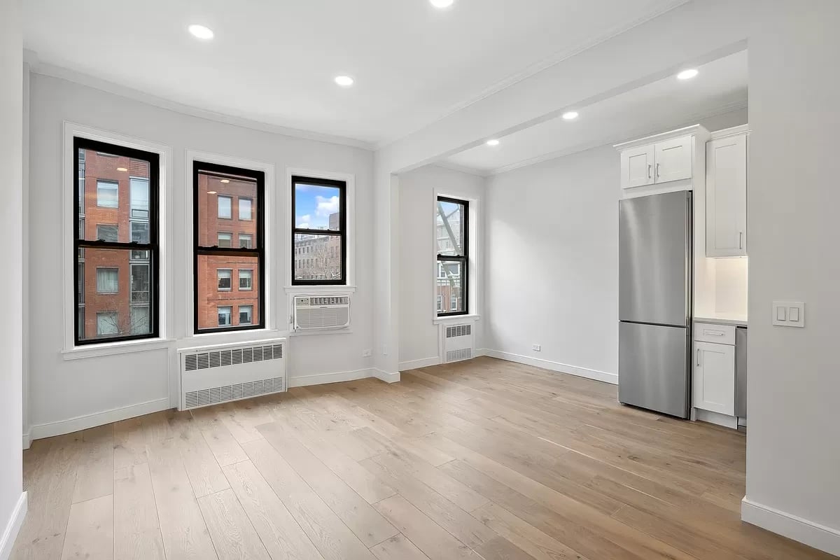 360 West 21st Street Unit: 3B