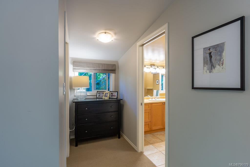 1139 Camrose Cres