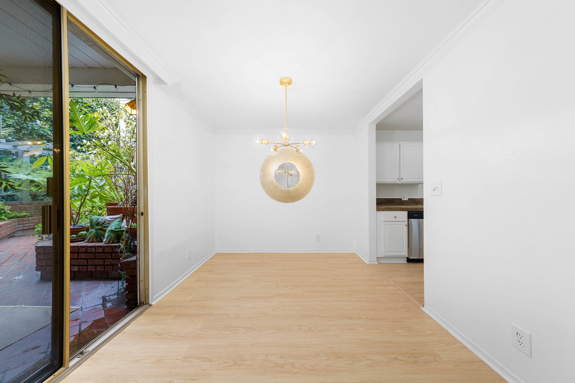 406 N Oakhurst Dr #105, Beverly Hills
