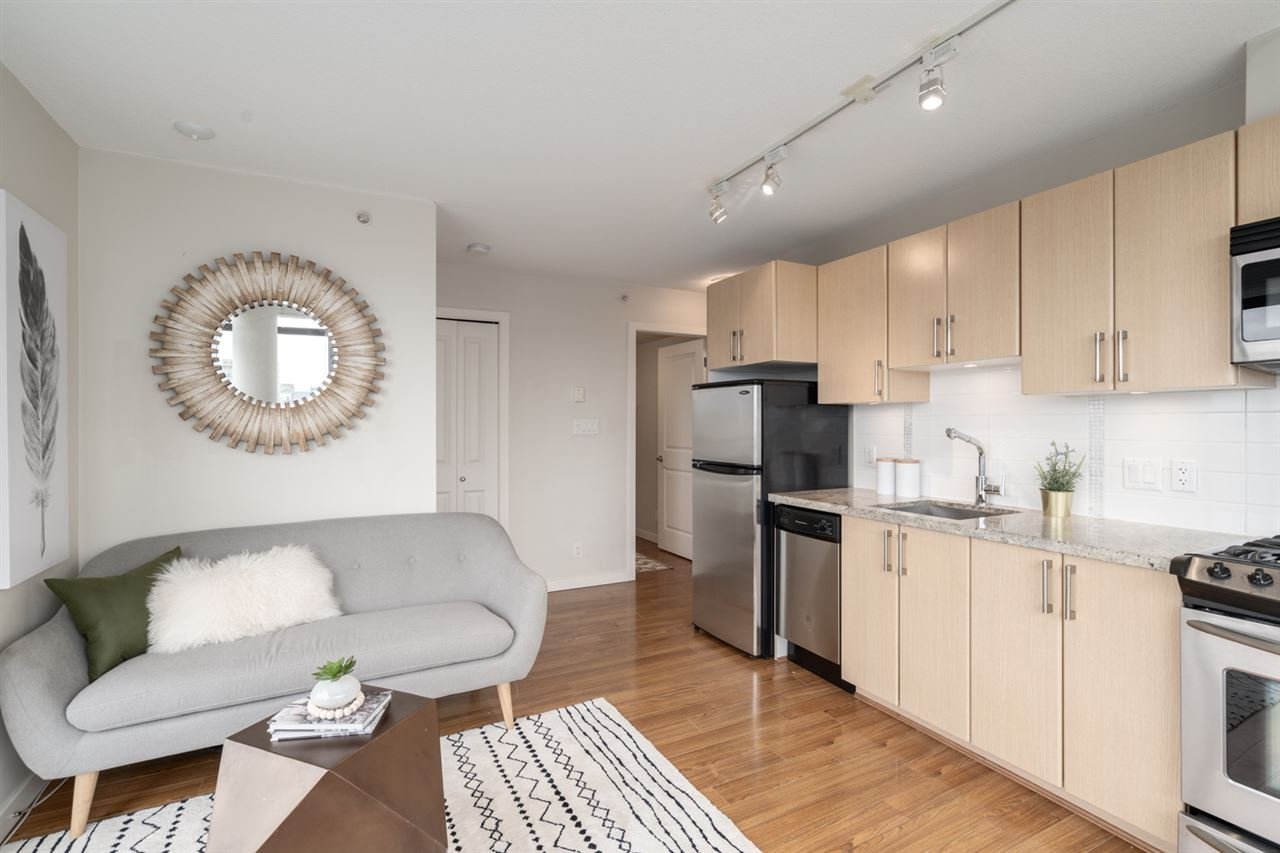 1207-1068 W Broadway