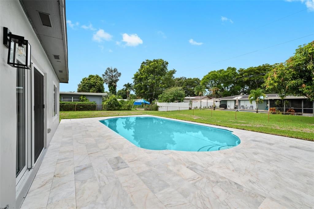421 SW 54th Ave Plantation, FL 33317
