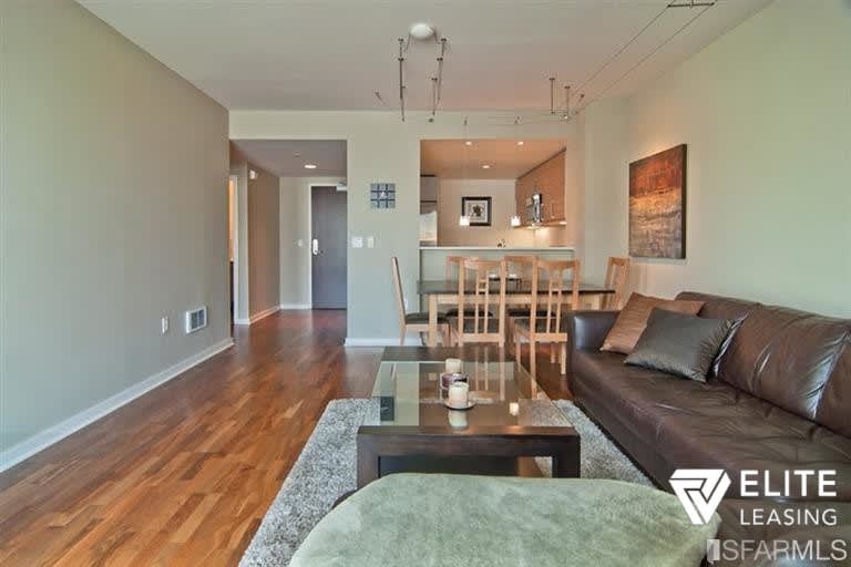 555 4th St., #729