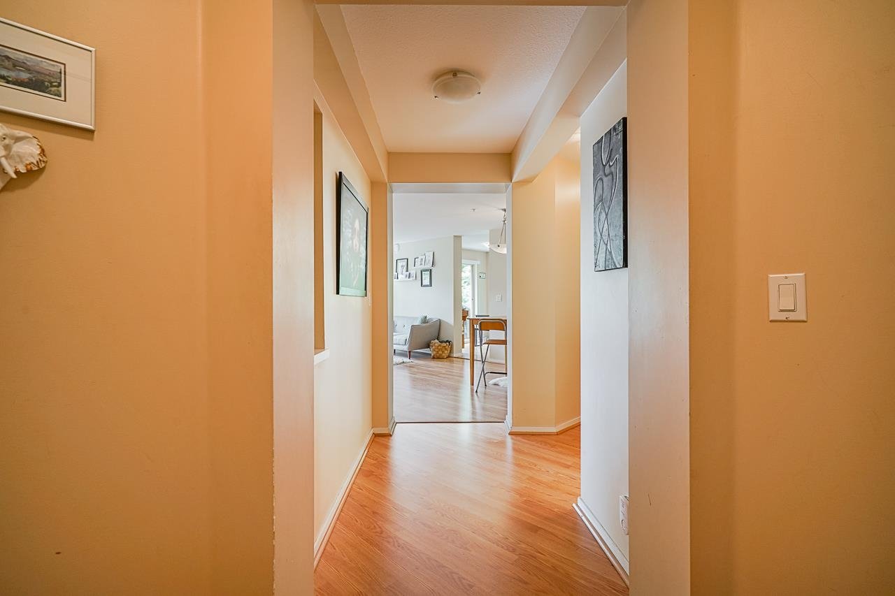 316-9319 University Cres