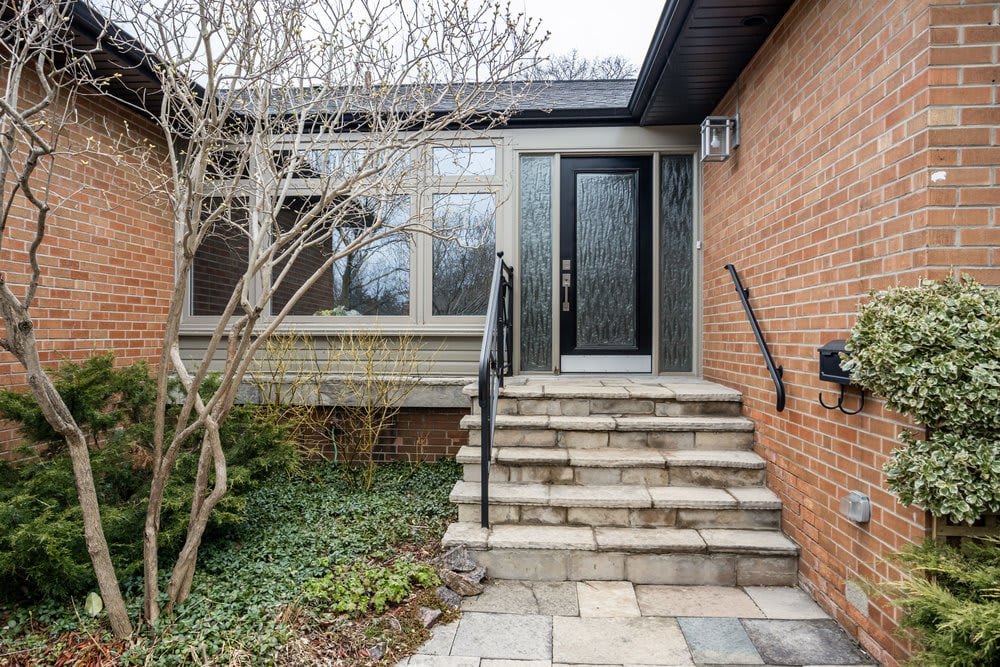 1399 Larchview Trail