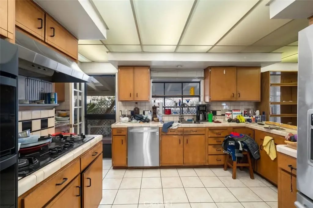 10829 Peach Grove St