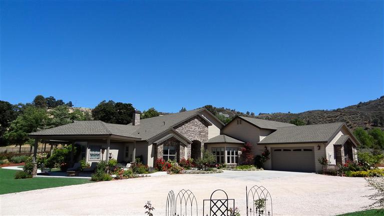27200 Cumberland Rd