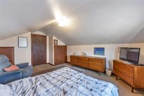1636 Hollywood Cres