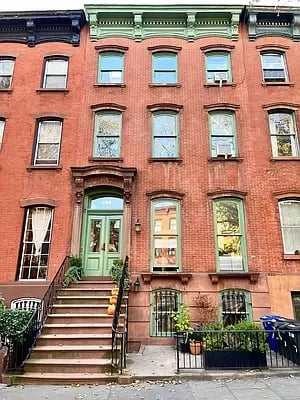 422 Clermont Ave Apt: 1