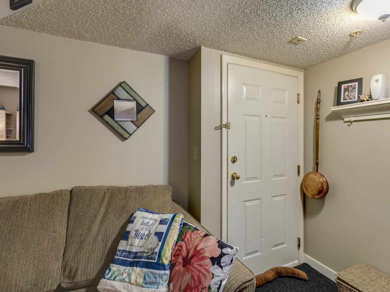 B108-40120 Willow Cres