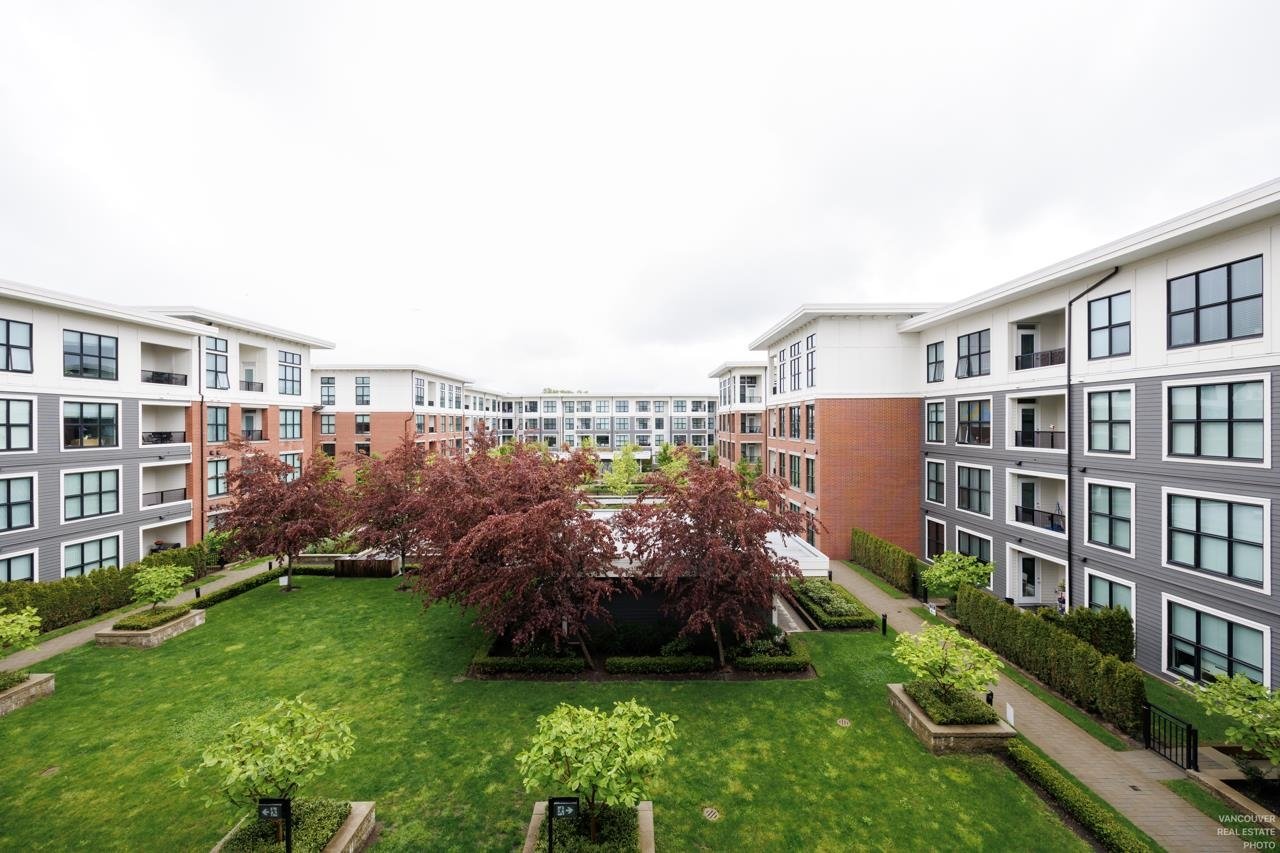 319-9551 Alexandra Rd