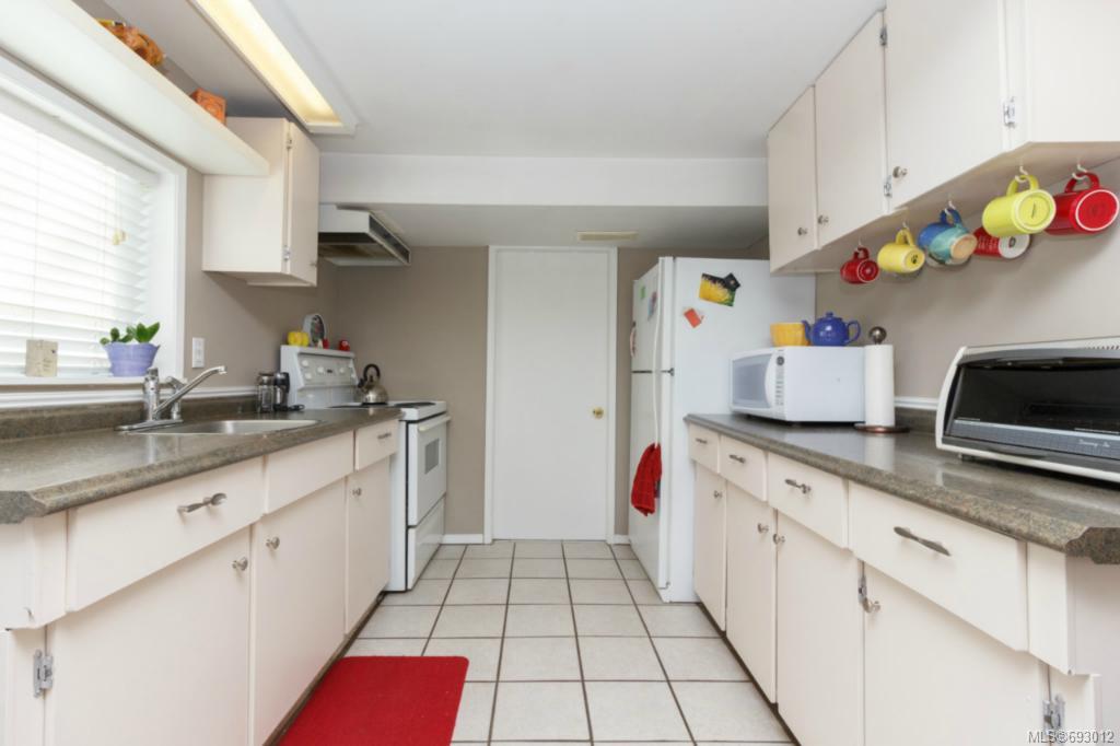 3925 Glanford Ave, Saanich