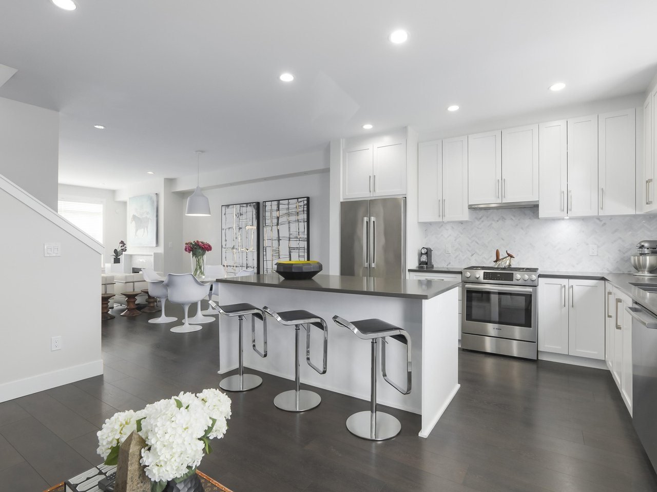16452 25 Ave