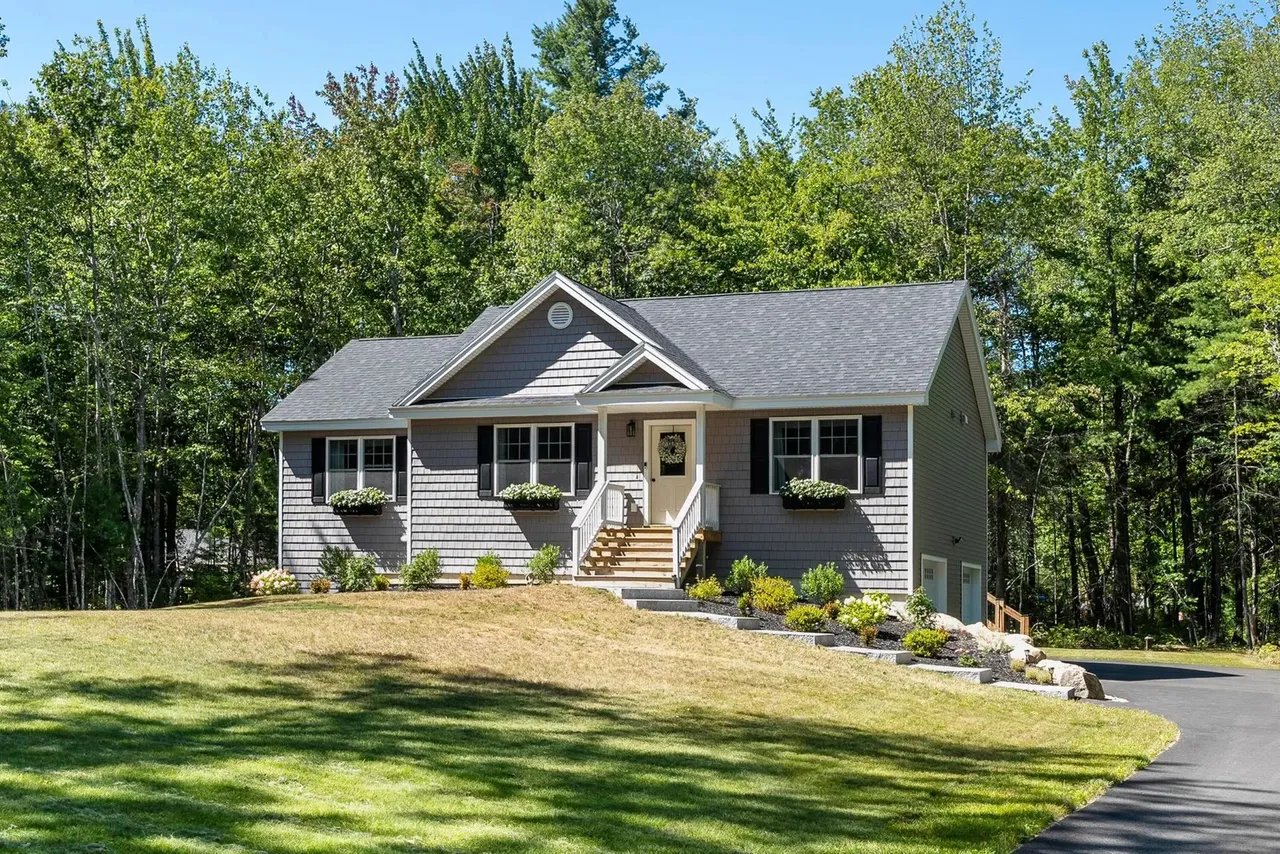 New Listing: 31 Oakwood Lane, Kennebunk, ME 04043 – $805,000