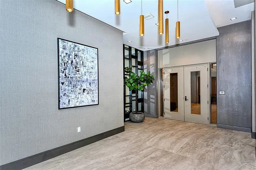 111 S Pineapple Ave #507