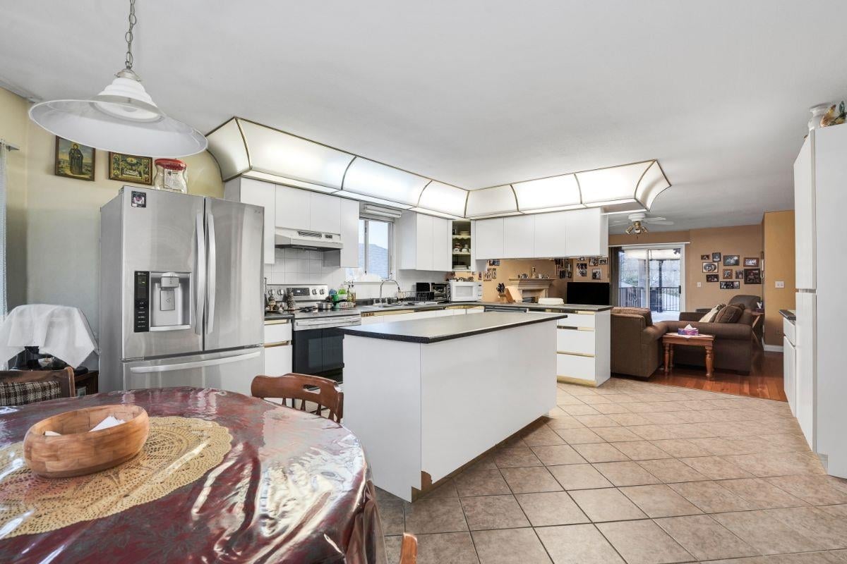 7562 Cariboo Road Rd, Burnaby