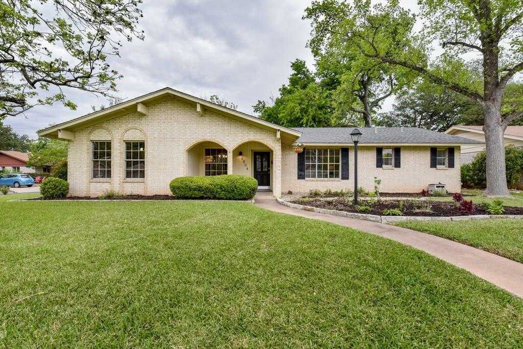 2804 Benbrook Drive