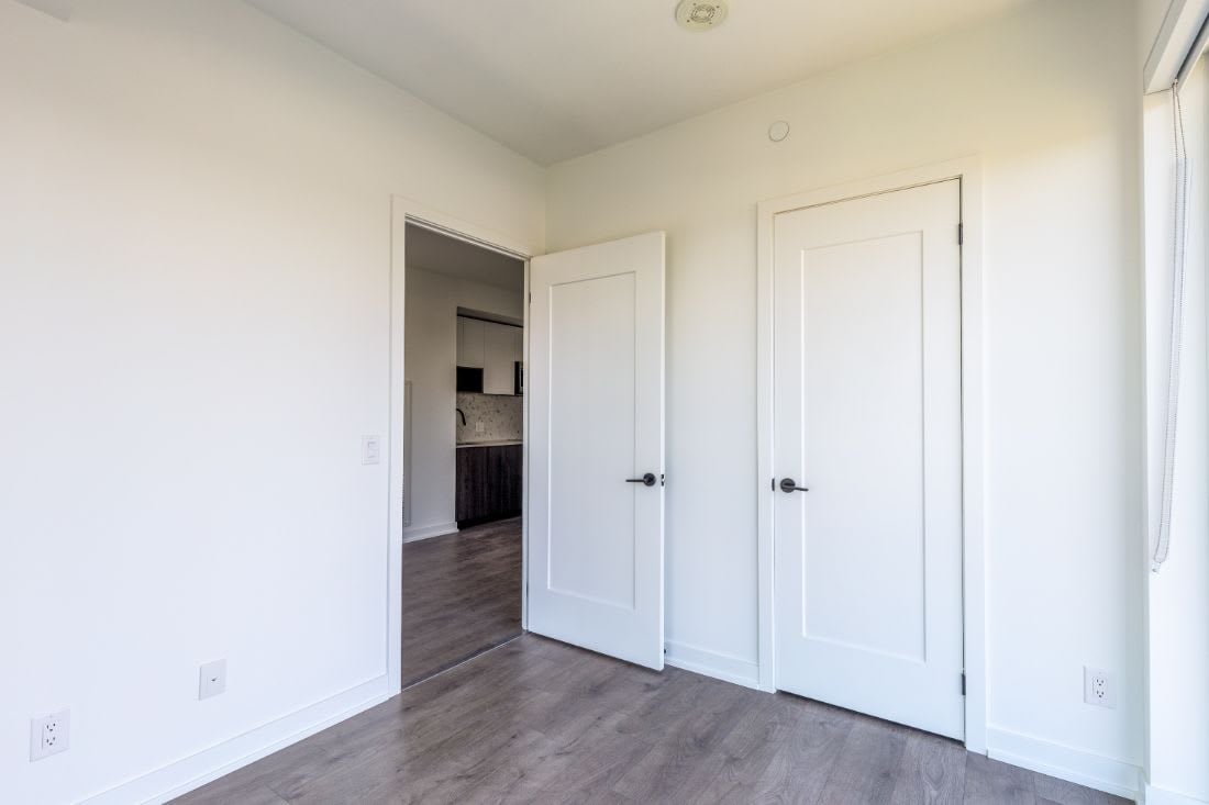 801 – 5 Defries St