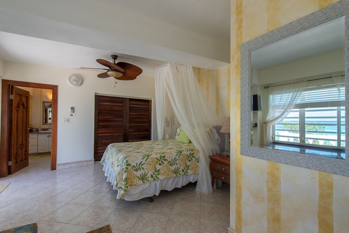 Ambrosia Villa- Shoal Bay East