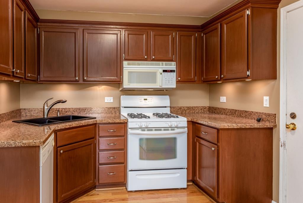 2632 College Hill Cir