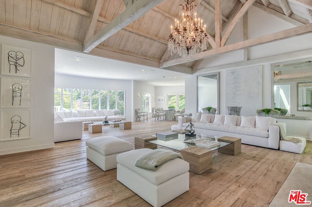 Villa Luminous