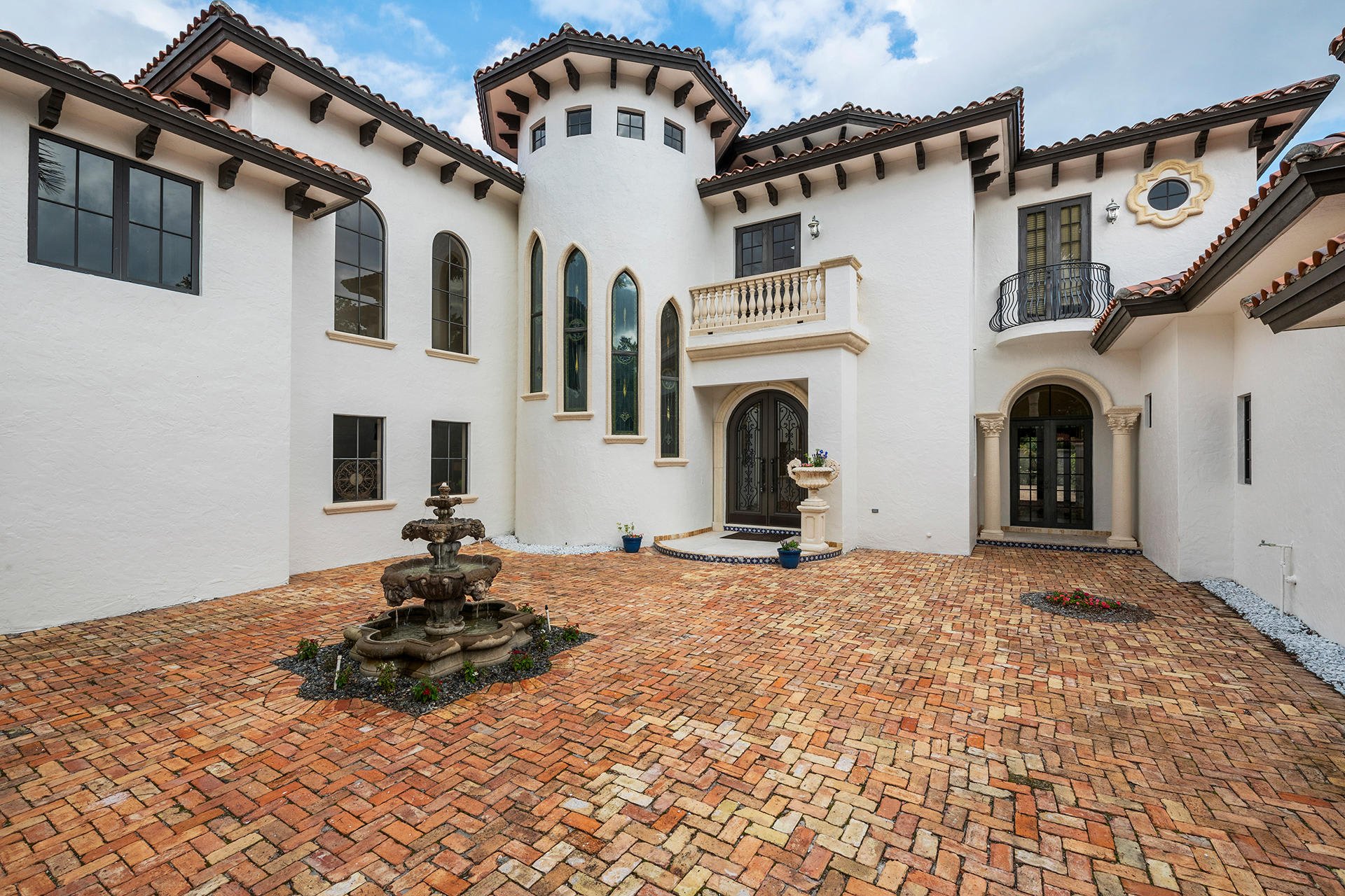 8060 Twin Lake Drive