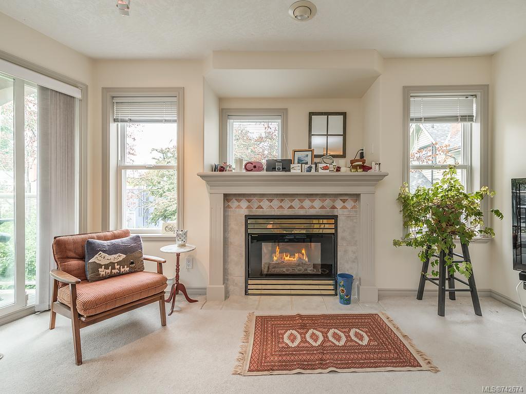 204-320 Menzies St