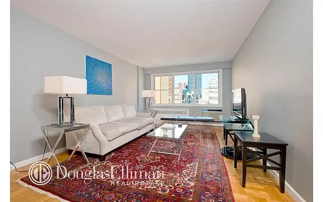 430 West 34th Street Unit: 10D