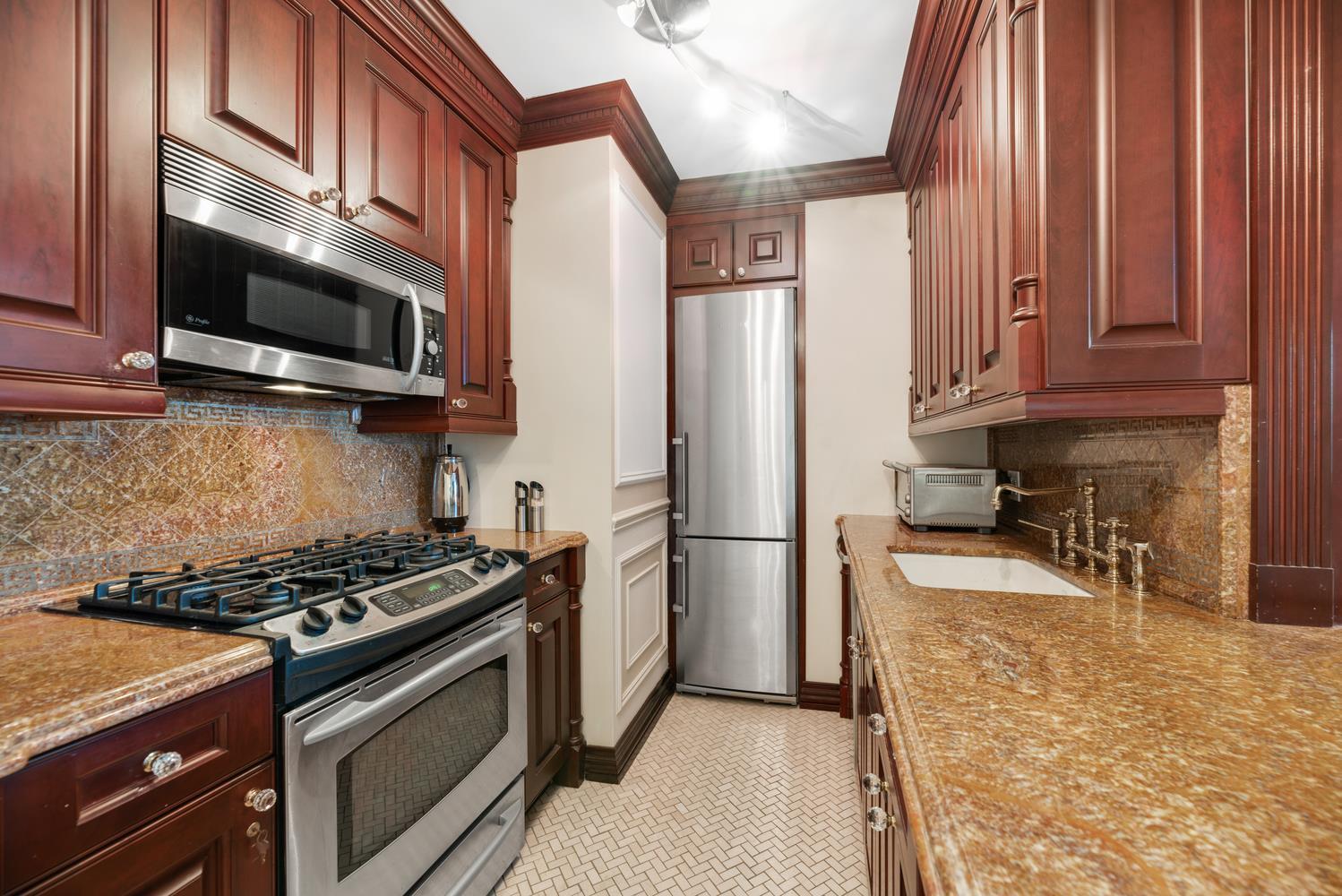 377 Rector Place, Apt 2-A