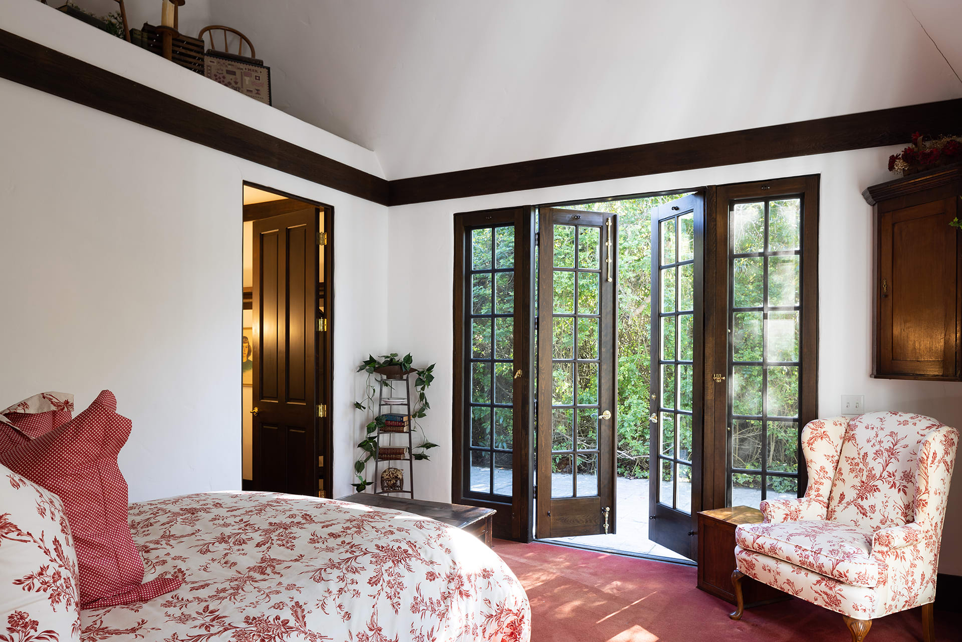 Pebble Beach Manor - 3323 Stevenson Drive