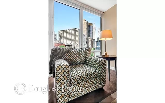 225 East 34th Street Unit: 5E