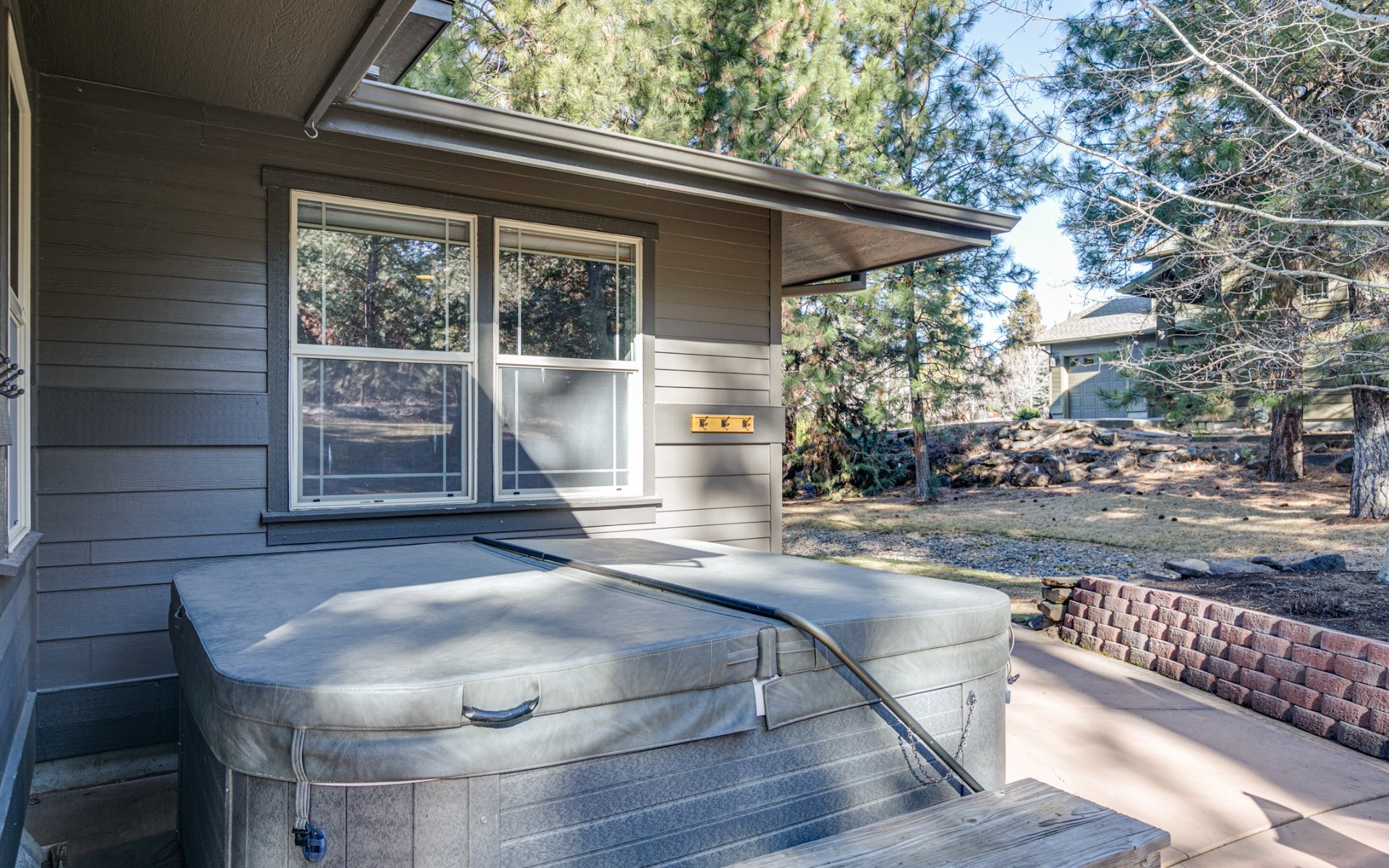 2063 NW Cabot Lake Ct