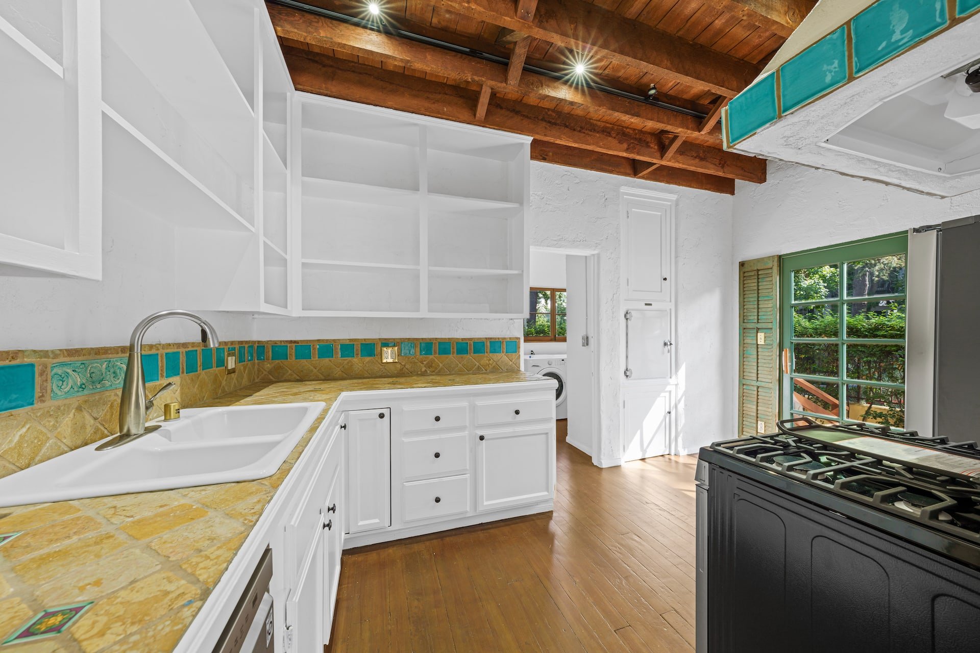 9027 Alden Dr, West Hollywood Adjacent