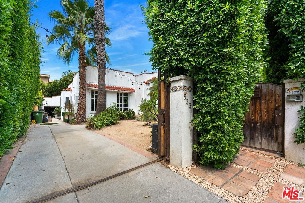 933 N Crescent Heights Blvd