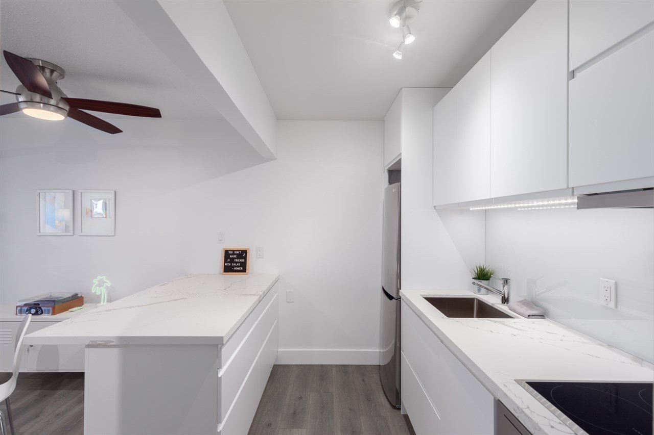 206-255 E 14th Ave
