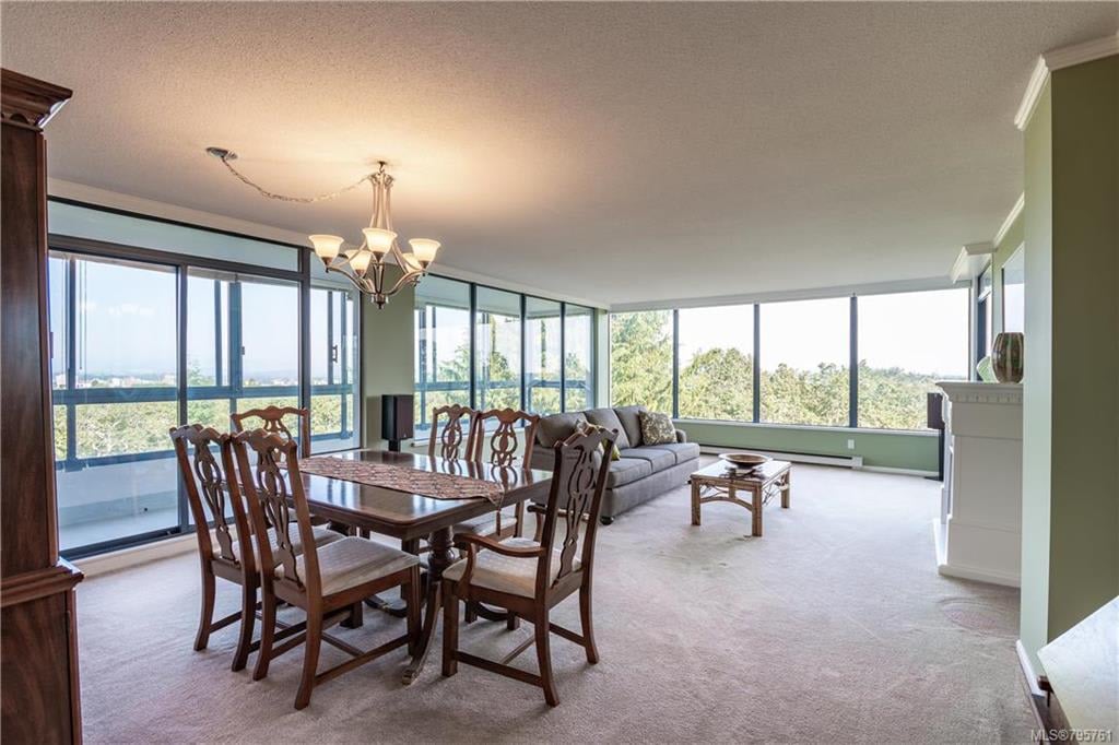 1033 Belmont Unit 305