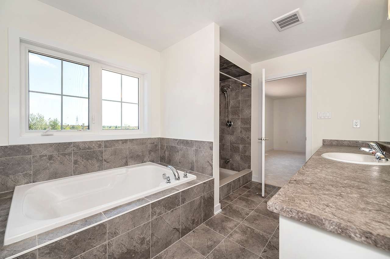 194 Aviron Cres